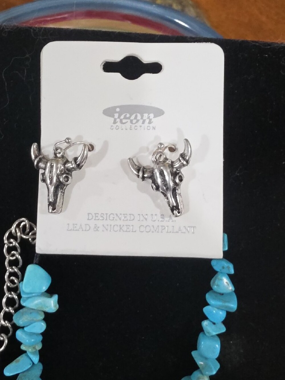 Turquoise Chip Necklace with Steer Western Pendant & Earrings - Picture 2 of 5